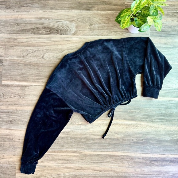Barbie Black Velour Pullover Cropped Long Sleeve Drawstring Sweatshirt Top Sz M - Picture 10 of 11